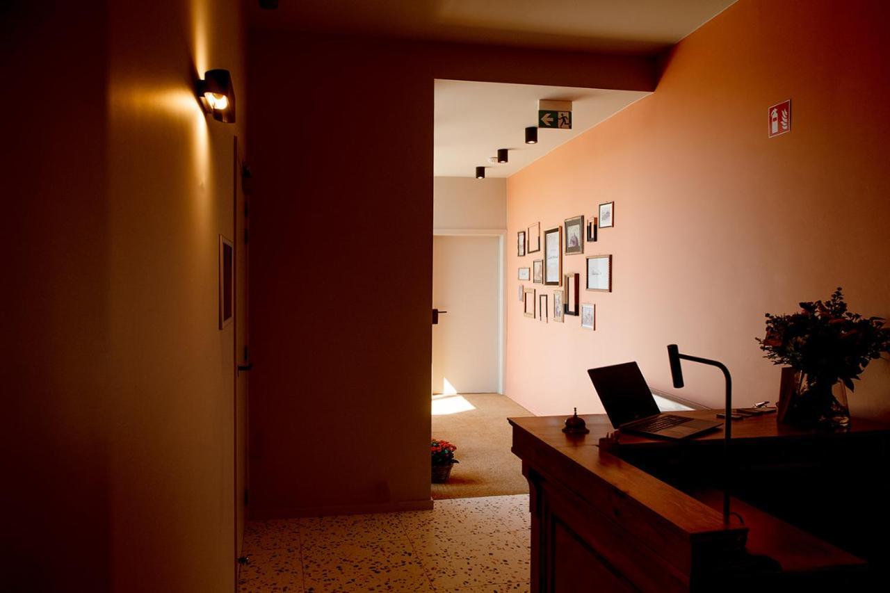 Hotel De La Poste Ellezelles Экстерьер фото